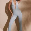Ramona Petite Jumpsuit mit verziertem Plunge-Ausschnitt in Aqua Ramona Petite Jumpsuit mit verziertem Plunge-Ausschnitt in Aqua