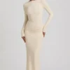 Regine Modal-Maxikleid mit Rüschen und rückenfreiem Ausschnitt in Elfenbein Regine Modal-Maxikleid mit Rüschen und rückenfreiem Ausschnitt in Elfenbein