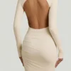 Regine Modal-Maxikleid mit Rüschen und rückenfreiem Ausschnitt in Elfenbein Regine Modal-Maxikleid mit Rüschen und rückenfreiem Ausschnitt in Elfenbein