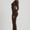 Regine Modal-Maxikleid mit Rüschen und rückenfreiem Ausschnitt in Schokoladenbraun Regine Modal-Maxikleid mit Rüschen und rückenfreiem Ausschnitt in Schokoladenbraun