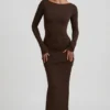 Regine Modal-Maxikleid mit Rüschen und rückenfreiem Ausschnitt in Schokoladenbraun Regine Modal-Maxikleid mit Rüschen und rückenfreiem Ausschnitt in Schokoladenbraun