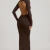 Regine Modal-Maxikleid mit Rüschen und rückenfreiem Ausschnitt in Schokoladenbraun Regine Modal-Maxikleid mit Rüschen und rückenfreiem Ausschnitt in Schokoladenbraun