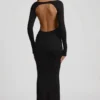 Regine Modal-Maxikleid mit Rüschen und rückenfreiem Ausschnitt in Schwarz Regine Modal-Maxikleid mit Rüschen und rückenfreiem Ausschnitt in Schwarz