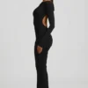 Regine Modal-Maxikleid mit Rüschen und rückenfreiem Ausschnitt in Schwarz Regine Modal-Maxikleid mit Rüschen und rückenfreiem Ausschnitt in Schwarz