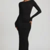 Regine Modal-Maxikleid mit Rüschen und rückenfreiem Ausschnitt in Schwarz Regine Modal-Maxikleid mit Rüschen und rückenfreiem Ausschnitt in Schwarz