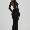 Regine Modal-Maxikleid mit Rüschen und rückenfreiem Ausschnitt in Schwarz Regine Modal-Maxikleid mit Rüschen und rückenfreiem Ausschnitt in Schwarz