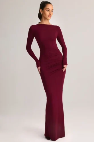 Regine Modal-Maxikleid mit Rüschen und rückenfreiem Ausschnitt in Weinrot