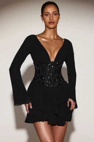 Reinara Chiffon-Minikleid mit Verzierungen und A-Linie in Schwarz