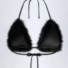 Riana Bralette aus Kunstfell in Dreiecksform in Schwarz Riana Bralette aus Kunstfell in Dreiecksform in Schwarz