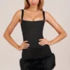 Rixelle Satin-Minikleid mit quadratischem Ausschnitt, Korsett und Kunstfell in Schwarz