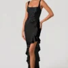 Robina – Verziertes Korsettkleid mit Rüschenbesatz in Schwarz Robina – Verziertes Korsettkleid mit Rüschenbesatz in Schwarz