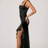 Robina – Verziertes Korsettkleid mit Rüschenbesatz in Schwarz Robina – Verziertes Korsettkleid mit Rüschenbesatz in Schwarz