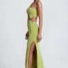 Rosalia One-Shoulder-Maxikleid mit Metallverzierungen in Olivgrün Rosalia One-Shoulder-Maxikleid mit Metallverzierungen in Olivgrün