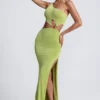 Rosalia One-Shoulder-Maxikleid mit Metallverzierungen in Olivgrün Rosalia One-Shoulder-Maxikleid mit Metallverzierungen in Olivgrün