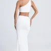 Rosalia One-Shoulder-Maxikleid mit Metallverzierungen in Weiß Rosalia One-Shoulder-Maxikleid mit Metallverzierungen in Weiß