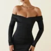 Rosanna schulterfreies, gerafftes Bodycon-Minikleid in Schwarz Rosanna schulterfreies, gerafftes Bodycon-Minikleid in Schwarz