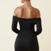 Rosanna schulterfreies, gerafftes Bodycon-Minikleid in Schwarz Rosanna schulterfreies, gerafftes Bodycon-Minikleid in Schwarz