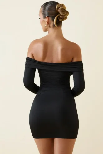 Rosanna schulterfreies, gerafftes Bodycon-Minikleid in Schwarz