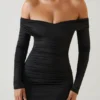 Rosanna schulterfreies, gerafftes Bodycon-Minikleid in Schwarz Rosanna schulterfreies, gerafftes Bodycon-Minikleid in Schwarz
