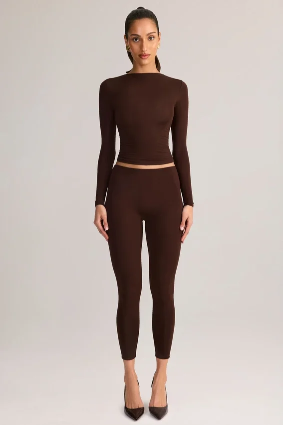 Roux Modal-Leggings mit mittlerer Leibhöhe und verkürztem Bein in Schokoladenbraun Roux Modal-Leggings mit mittlerer Leibhöhe und verkürztem Bein in Schokoladenbraun