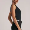 Rumi Bodys mit tiefem Ausschnitt und Neckholder in Schwarz