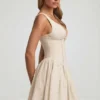 Sabina A-Linien-Minikleid mit Broderie-Anglaise-Verzierung und Schleife in Elfenbein