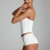 Sabrine Slinky Jersey Low-Rise Hotpants in Weiß Sabrine Slinky Jersey Low-Rise Hotpants in Weiß