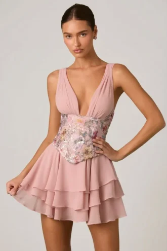 Sakura-Minikleid mit Rüschen und Verzierungen in Floral Pink
