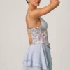 Sakura Minikleid mit Rüschenverzierung in Blumenblau Sakura Minikleid mit Rüschenverzierung in Blumenblau