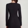 Samantae Strukturiertes Einreiher-Blazer-Minikleid in Schwarz Samantae Strukturiertes Einreiher-Blazer-Minikleid in Schwarz