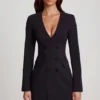 Samantae Strukturiertes Einreiher-Blazer-Minikleid in Schwarz Samantae Strukturiertes Einreiher-Blazer-Minikleid in Schwarz