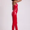 Samara Vinyl-Leggings mit hoher V-Taille in Feuerrot Samara Vinyl-Leggings mit hoher V-Taille in Feuerrot