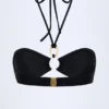 Savai Bikini-Oberteil mit Rüschen und Metallverzierung in Schwarz Savai Bikini-Oberteil mit Rüschen und Metallverzierung in Schwarz