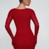 Schönes langärmeliges Minikleid mit tiefem Ausschnitt in Rot
