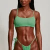 Seersucker-Bikinioberteil mit Trägern und U-Ausschnitt in Seafoam Green Seersucker-Bikinioberteil mit Trägern und U-Ausschnitt in Seafoam Green