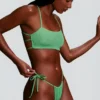 Seersucker-Bikinioberteil mit Trägern und U-Ausschnitt in Seafoam Green Seersucker-Bikinioberteil mit Trägern und U-Ausschnitt in Seafoam Green
