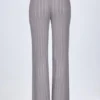 Selara Mid-Rise Flared Trousers in Silber Selara Mid-Rise Flared Trousers in Silber