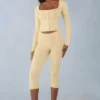 Selene Strick-Caprihose mit mittlerer Leibhöhe in Buttergelb Selene Strick-Caprihose mit mittlerer Leibhöhe in Buttergelb