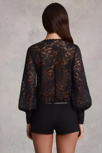 Serenya – Durchsichtiger, locker sitzender Playsuit mit tiefem Ausschnitt aus Spitze in Schwarz