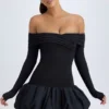 Serra Modal-Minikleid mit schulterfreiem Ausschnitt und Bubble-Saum in Schwarz Serra Modal-Minikleid mit schulterfreiem Ausschnitt und Bubble-Saum in Schwarz