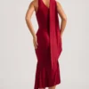 Shaya Asymmetrisches Midaxi-Kleid mit Schaldetail in True Red Shaya Asymmetrisches Midaxi-Kleid mit Schaldetail in True Red