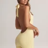 Shelly Modal-Playsuit mit geripptem Rückenausschnitt in Lemon Sherbet