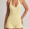 Shelly Modal-Playsuit mit geripptem Rückenausschnitt in Lemon Sherbet