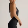 Shelly Modal-Playsuit mit geripptem Rückenausschnitt in Schwarz Shelly Modal-Playsuit mit geripptem Rückenausschnitt in Schwarz