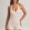 Shelly Modal-Playsuit mit geripptem Rückenausschnitt in Streifenmuster Shelly Modal-Playsuit mit geripptem Rückenausschnitt in Streifenmuster