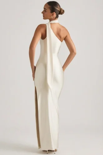 Sheril Asymmetrisches Maxikleid mit Schaldetail in Elfenbein