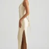 Sheril Asymmetrisches Maxikleid mit Schaldetail in Elfenbein