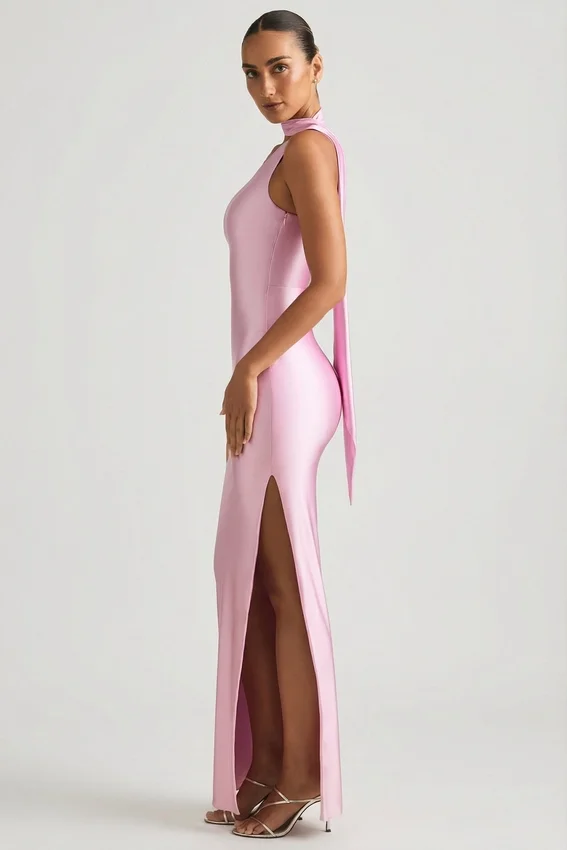 Sheril Asymmetrisches Maxikleid mit Schaldetail in Zartrosa Sheril Asymmetrisches Maxikleid mit Schaldetail in Zartrosa