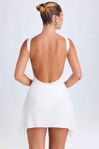 Shirin Minikleid mit drapiertem Rückenausschnitt in Weiß