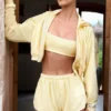 Shorts mit Knopfdetail und mittlerer Leibhöhe in Zitrone Shorts mit Knopfdetail und mittlerer Leibhöhe in Zitrone